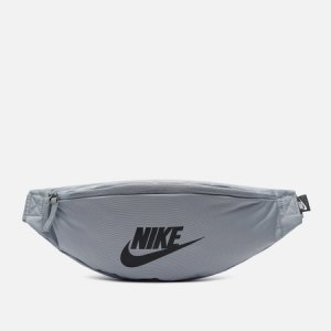 Сумка на пояс Heritage Nylon Nike. Цвет: серый