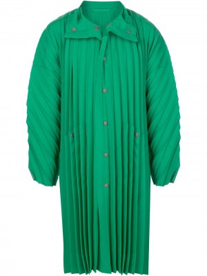 Плиссированное пальто This свободного кроя Homme Plissé Issey Miyake. Цвет: зеленый