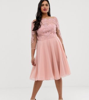 Розовое премиум-платье миди с кружевным топом и шифоновой юбкой -Розовый цвет Chi London Plus