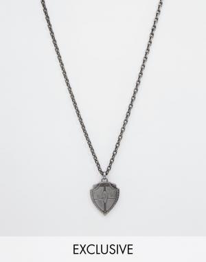 Ожерелье в старинном стиле с подвеской‑щитом эксклюзивно Simon Carter. Цвет: серебряный