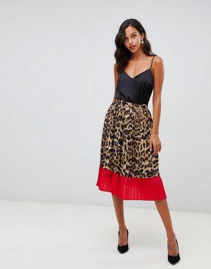 Плиссированная юбка миди с леопардовым принтом и контрастным подолом Liquorish. Цвет: коричневый