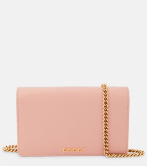 Кожаный кошелек на цепочке с надписью gucci , розовый