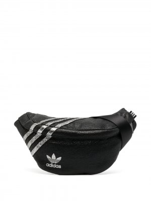 Поясная сумка с полосками adidas. Цвет: черный
