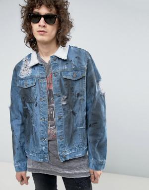 Джинсовая куртка с рваной отделкой и воротником из искусственного меха Roadies. Цвет: синий