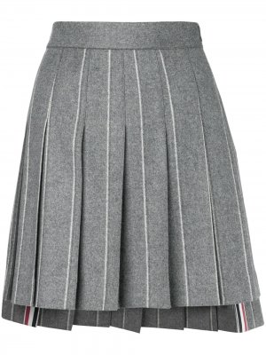 Фланелевая юбка мини в полоску Thom Browne. Цвет: серый
