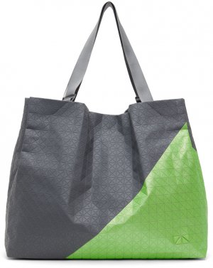 Серо-зеленая сумка-тоут-тележка Bao Issey Miyake