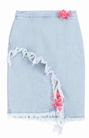 Джинсовая юбка с разрезом и потертостями Steve J & Yoni P. Цвет: голубой