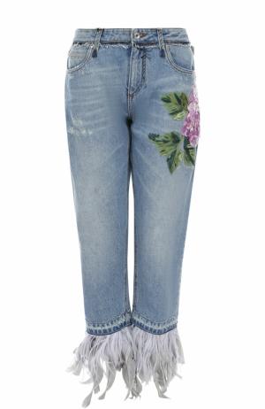 Укороченные джинсы в вышивкой и отделкой пером Dolce & Gabbana. Цвет: голубой