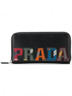 Континентальный кошелек с заплаткой логотипом Prada. Цвет: чёрный