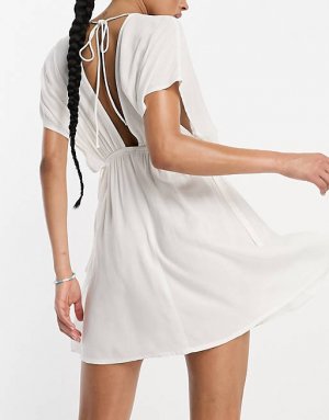 Белое пляжное платье мини с развевающимися рукавами и желобчатой завязкой на талии ASOS DESIGN