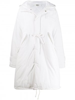 Пальто-пуховик оверсайз с капюшоном MM6 Maison Margiela. Цвет: белый