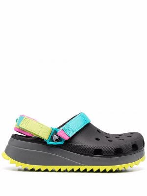 Кроксы с разноцветными ремешками Crocs. Цвет: черный