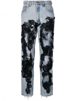 Рваные джинсы с отделкой кружевом Almaz. Цвет: черный