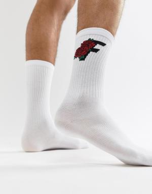 Белые носки с логотипом Fairplay Rose. Цвет: белый