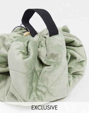 Бархатная косметичка с затягивающимся шнурком шалфейно-зеленого цвета Flat Lay Co.-Бесцветный Company