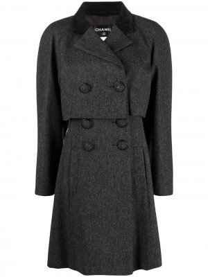 Многослойное двубортное пальто Chanel Pre-Owned. Цвет: серый