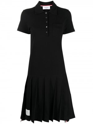 Платье с воротником поло и плиссировкой Thom Browne. Цвет: черный
