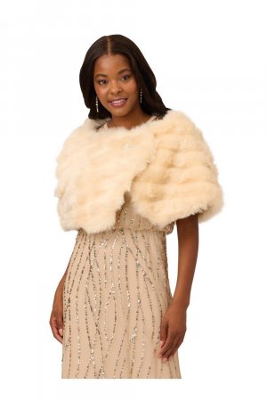 Женское пальто с капюшоном и мехом купить в интернет-магазине Pompa