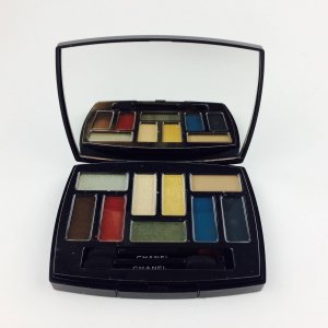 Les 9 Ombres Eyeshadow Collection Edition N 2 Quintessence 6,3 г Chanel