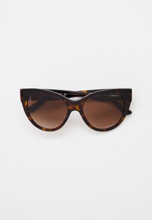 Очки солнцезащитные Vogue® Eyewear VO5339S W65613. Цвет: коричневый