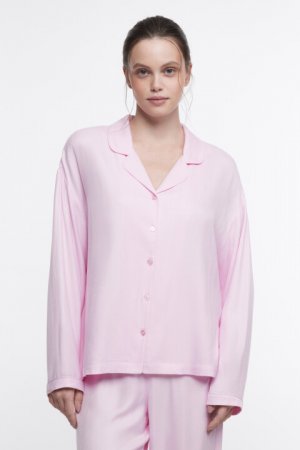 Блузка-рубашка домашняя из вискозы befree. Цвет: розовый