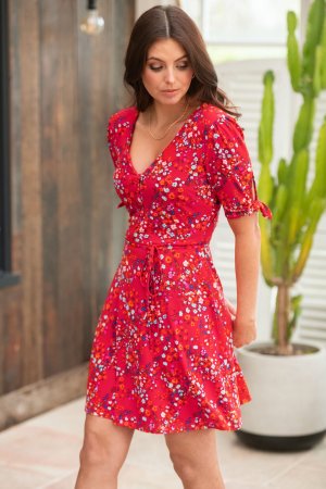 Эластичное платье Bella из переработанной ткани с завязками на рукавах , красный Pour Moi