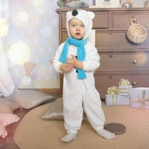 Карнавальный костюм для малышей «Медвежонок белый» с голубым шарфом, велюр, хлопок, рост 74-92 см Страна Карнавалия. Цвет: белый/мультиколор