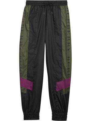 Спортивные брюки с контрастными панелями и логотипом Burberry. Цвет: черный