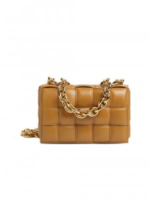 Утепленная кожаная сумка через плечо Chain Cassette , золотой Bottega Veneta