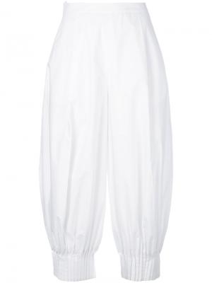 Плиссированные укороченные брюки Delpozo. Цвет: белый