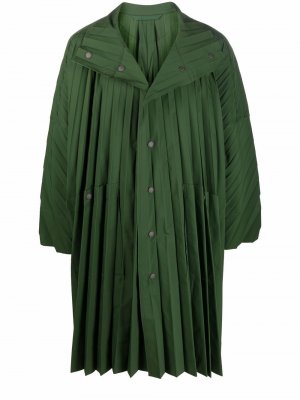 Пальто с плиссировкой Homme Plissé Issey Miyake. Цвет: зеленый