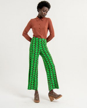 Женские расклешенные прямые брюки с принтом , зеленый Surkana. Цвет: зеленый