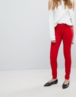 Зауженные джинсы JDY. Цвет: красный