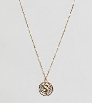 Позолоченное ожерелье с подвеской в виде буквы S Ottoman Hands. Цвет: золотой