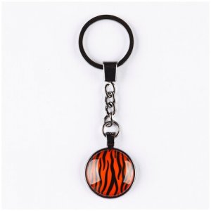 Брелок цвета титан с большим кольцом для ключей, цепью и круглым рисунком Тигровая шкура чёрно-рыжими полосами (символ Нового года 2022) DARIFLY. Цвет: черный/оранжевый/серебристый