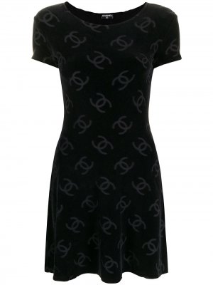 Короткое платье 1990-х годов с логотипом Chanel Pre-Owned. Цвет: черный