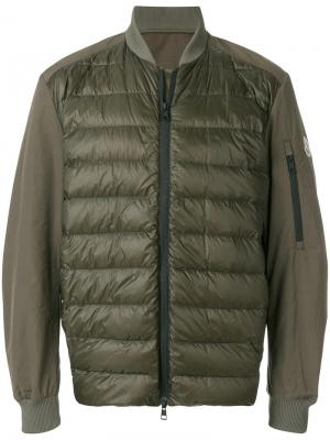 Куртка-бомбер с дутым передом Moncler. Цвет: зеленый