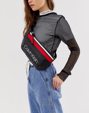 Сумка через плечо с логотипом и полосками в спортивном стиле Calvin Klein. Цвет: черный
