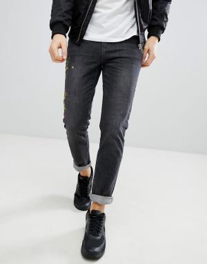 Выбеленные серые джинсы скинни с цветочной вышивкой boohooMAN. Цвет: серый