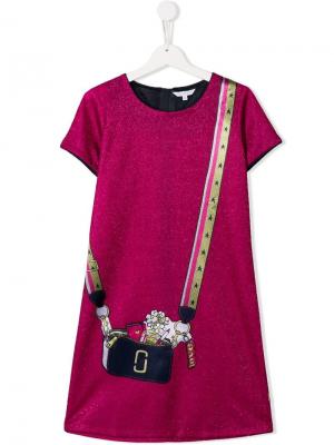 Платье с изображением сумки Little Marc Jacobs. Цвет: розовый