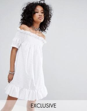 Платье миди со спущенными плечами и вышивкой ришелье Vintage Milk It. Цвет: белый